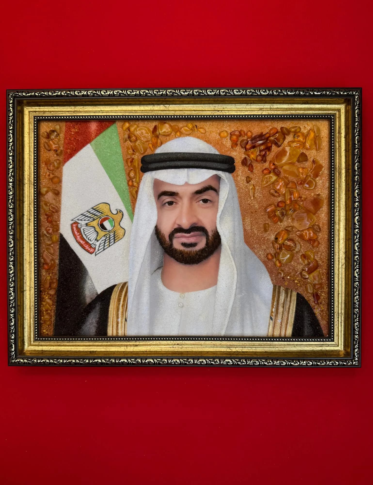 لوحة كهرمان ملكية للشيخ محمد بن زايد آل نهيان، رئيس الإمارات - 1